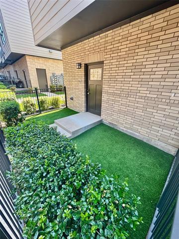 Foto del edificio - 5619 Belmont Ave