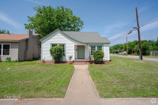 Building Photo - 1102 Poplar St