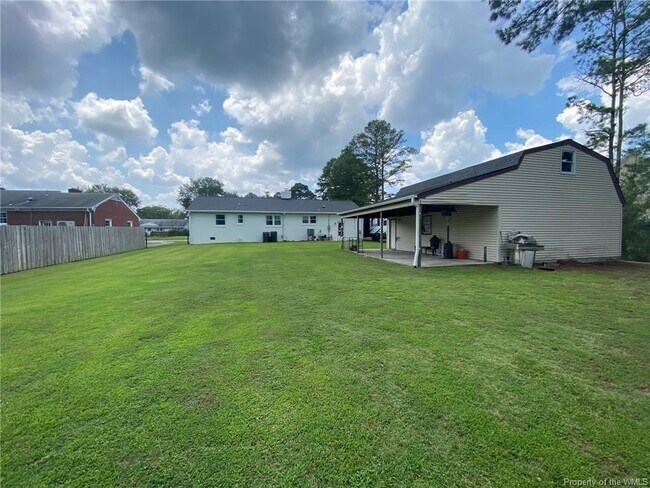 Building Photo - 112 Sunset Dr
