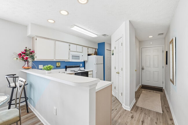 Building Photo - 510 White River Dr