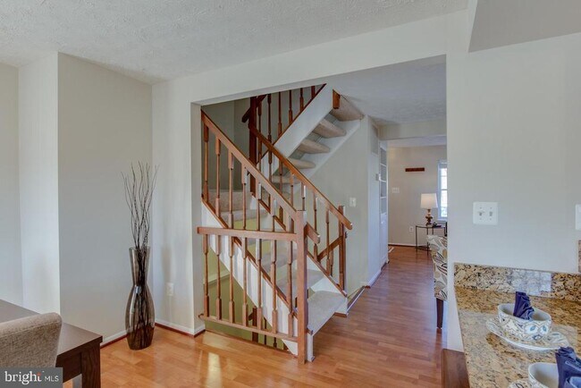 Foto del edificio - 8035 Tyson Oaks Cir