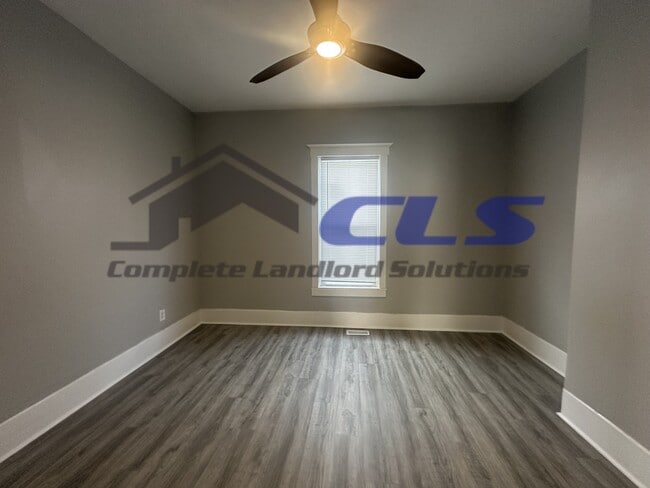 Building Photo - 1507 5th Ave