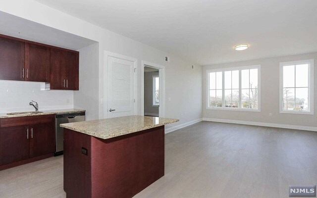 Foto del edificio - 555 10th St