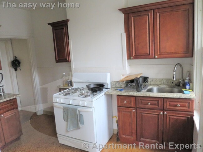 Photo - 17a Putnam Ave Apartment