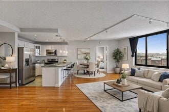 Building Photo - 415 Newark St.