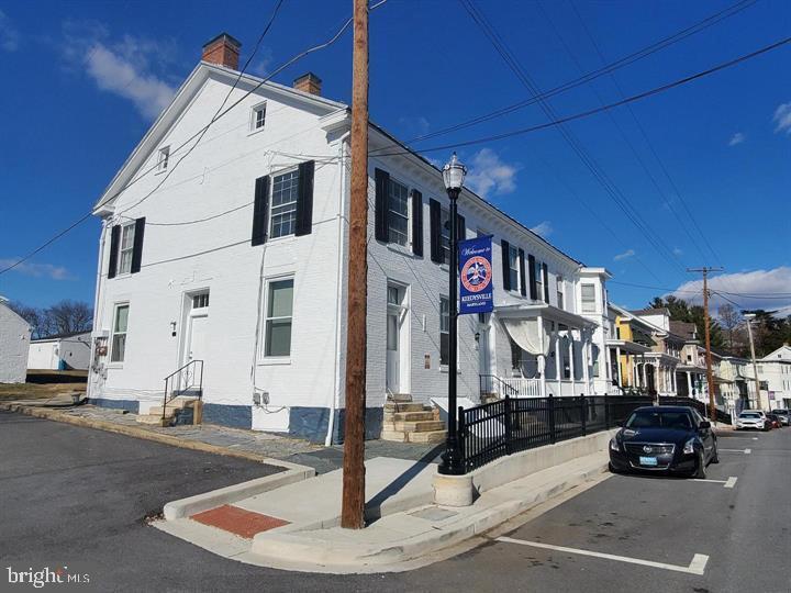 Building Photo - 5 N Main St