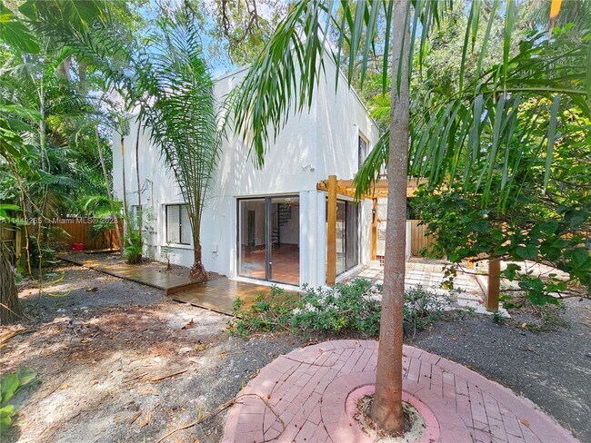 Foto del edificio - 2989 Bridgeport Ave