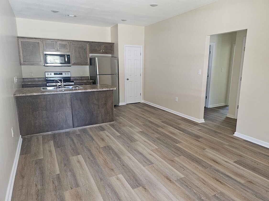 Foto principal - 824 N 4th St