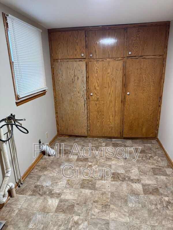 Building Photo - 104 Holliday St