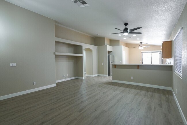 Building Photo - 3 BD 2 BTH SINGLE STORY FOR RENT IN GREEN VALLEY! * COMING SOON *