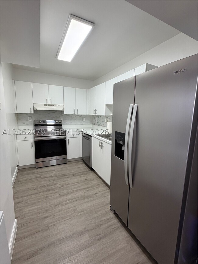 Foto del edificio - 8261 NW 8th St