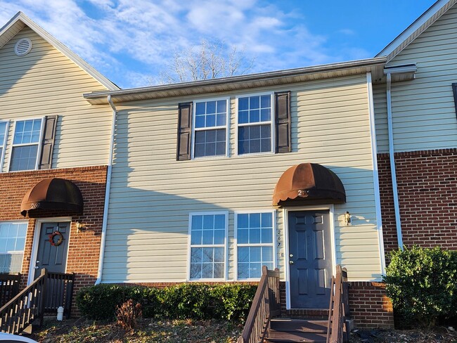 For Rent: Harrisonburg 3 BR, 2.5 Bath Townhouse - For Rent: Harrisonburg 3 BR, 2.5 Bath Townhouse