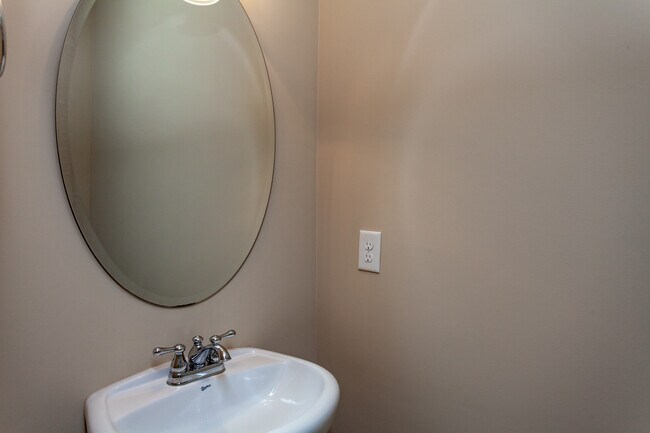 Building Photo - 1728 Whirlaway Ct