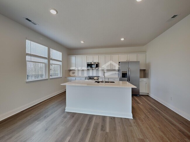 Foto del edificio - 212 Deanscroft Dr