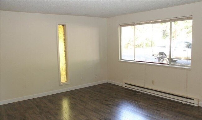 Foto del edificio - 3007 E 33rd St