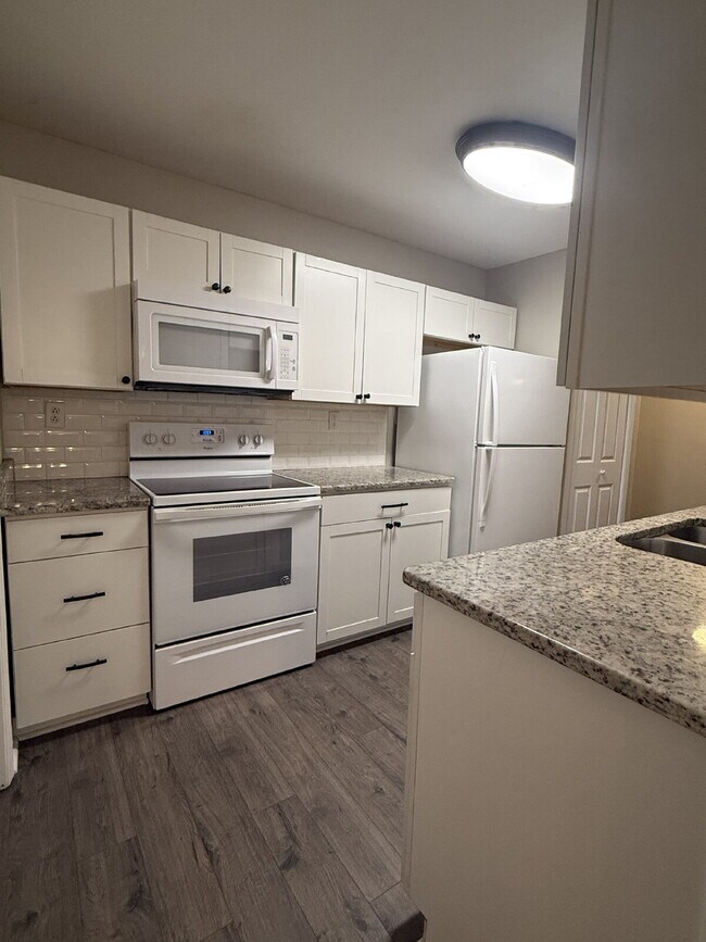 Foto del edificio - "Cozy 2-Bed Condo in Huntsville with Firep...