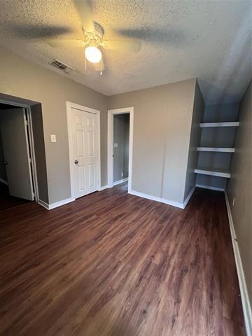 Building Photo - 2923 Azle Ave