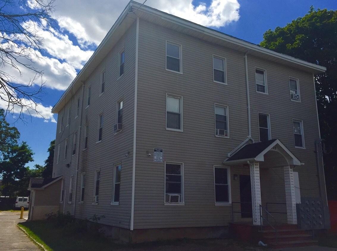 Building Photo - 108 Grove St