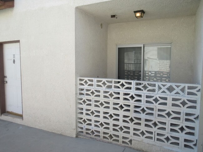 Foto del edificio - Wonderful townhouse on Glenoaks!