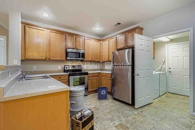 Foto del edificio - 9042 E 24th Pl