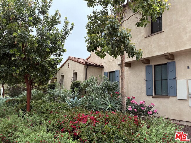 Foto del edificio - 5441 Tree Farm Ln