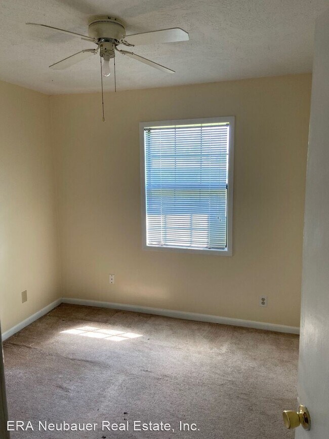 Building Photo - 4 br, 2 bath House - 615 David Ave