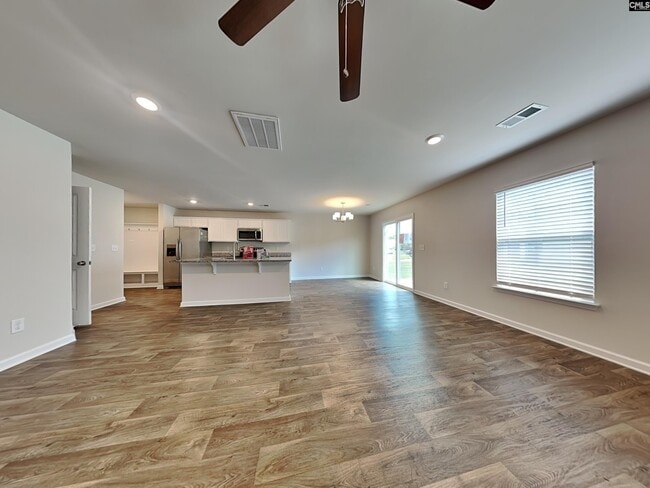 Foto del edificio - 461 Blue Garden Wy