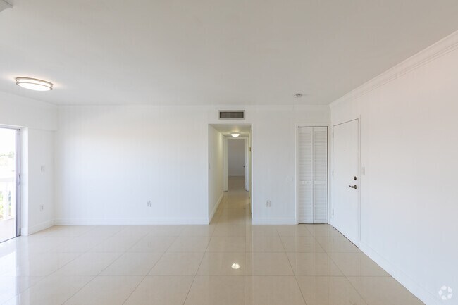 Foto del interior - Gables Corinthian Plaza