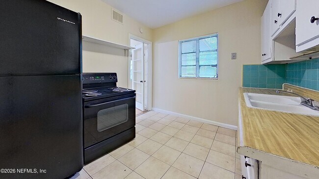 Foto del edificio - 607 Garden Cliff Ct