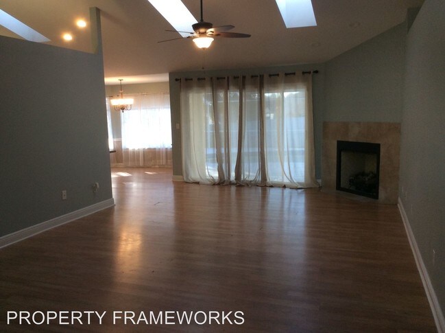 Building Photo - 3017 Knotty Pine Dr