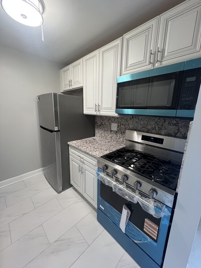 Building Photo - 9994 S 84th Terrace