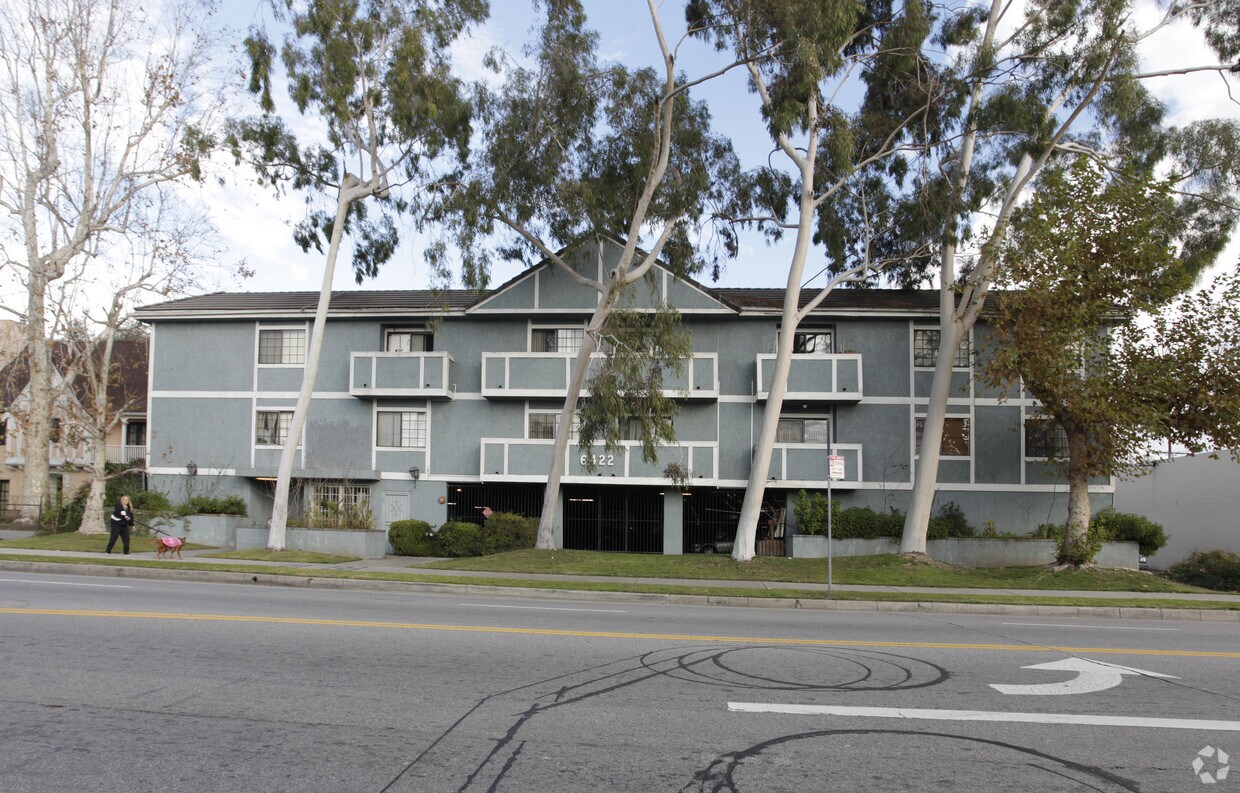 6422 Whitsett Ave, North Hollywood, CA 91606 Apartments in North