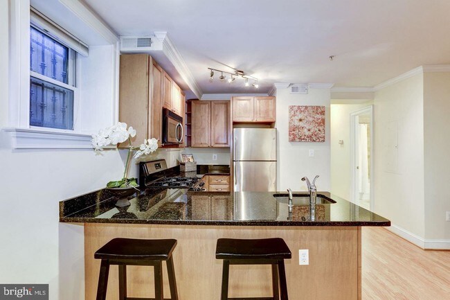 Building Photo - 1740 18th St NW