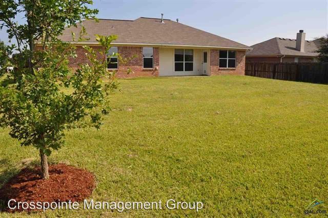 3 br, 2 bath House 11181 Triple Crown Drive House for