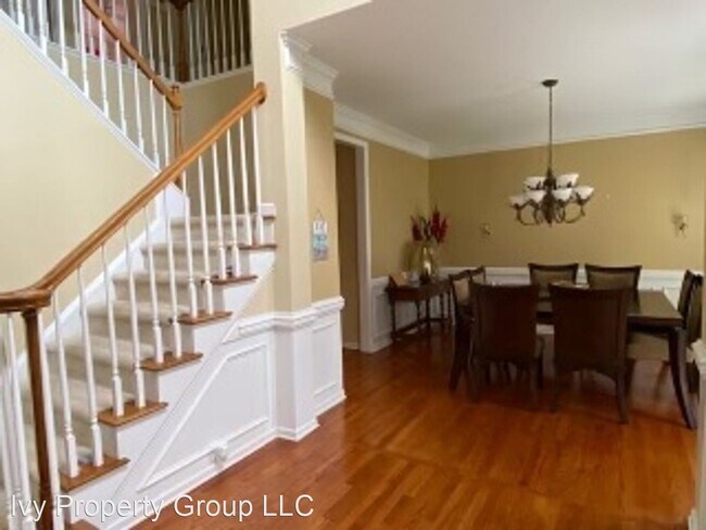 Building Photo - 5 br, 3.5 bath House - 16100 Northstone Drive