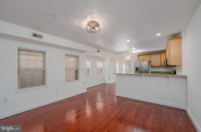 Building Photo - 838 S Bond St