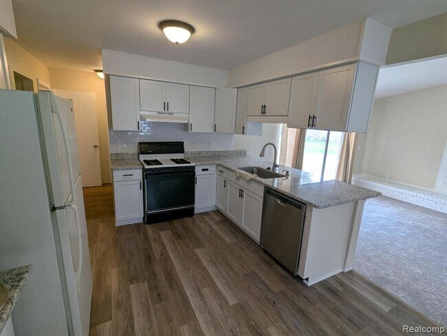 Foto del edificio - 1344 Revere Dr