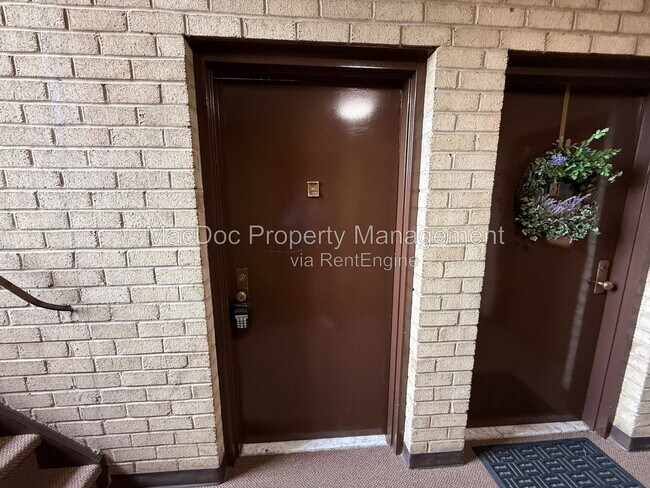 Foto del edificio - 7598 Gales Ct