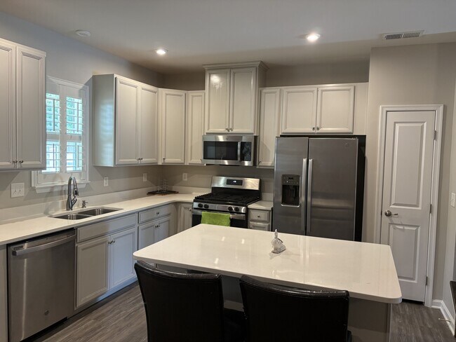 Foto del edificio - 133 Marthawood Ln