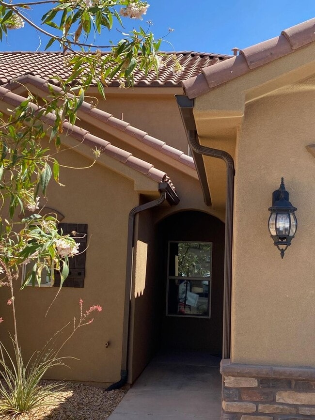 Foto del edificio - 4 Bedroom townhome