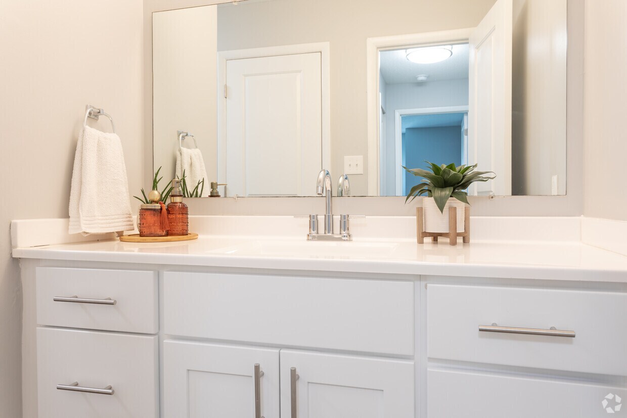 Bluff Ridge Apartment Homes 215 Valencia Dr Jacksonville, NC