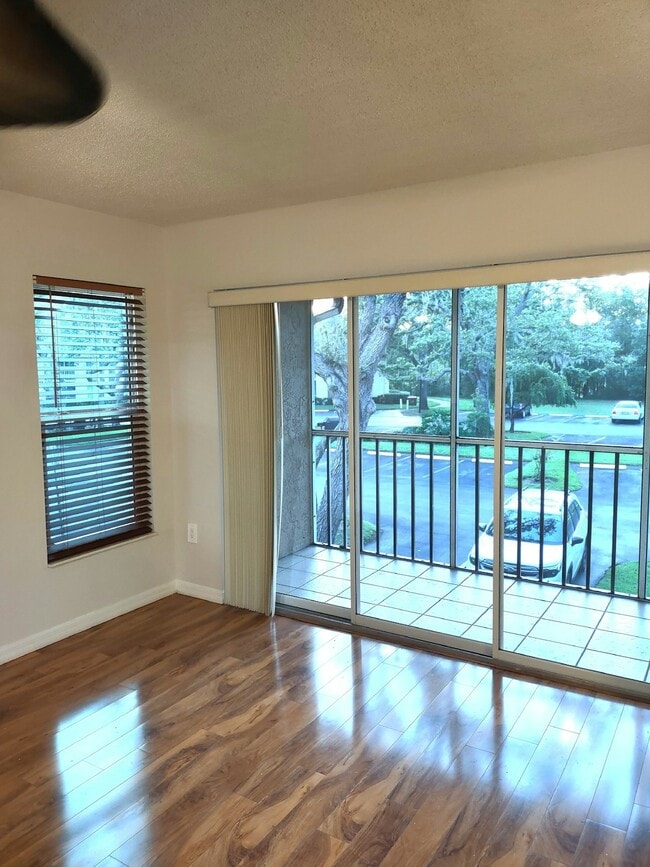 Building Photo - 12218 Fox Chase Dr