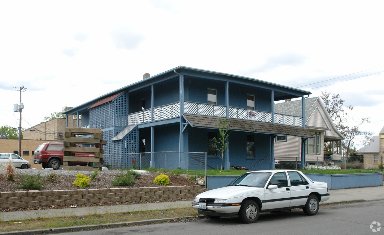 Foto principal - 823 W Augusta Ave