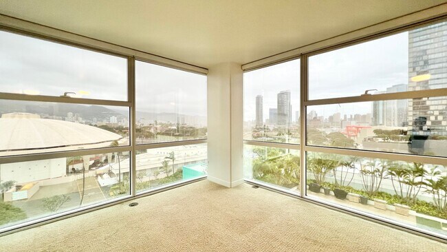 Photo - MOVE-IN READY 1 BED/1 BATH/1 PRKG IN 909! ... Apartment