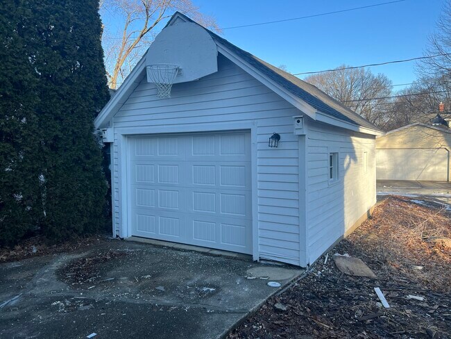 Foto del edificio - 721 Anderson Blvd