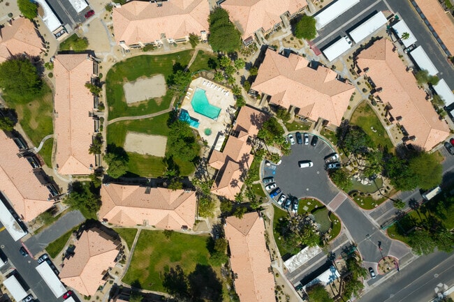 Building Photo - Desert Oasis Apartments