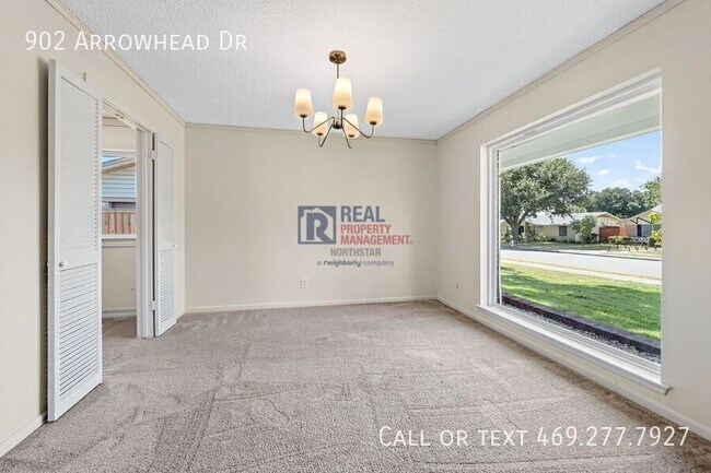 Foto del edificio - 902 Arrowhead Dr
