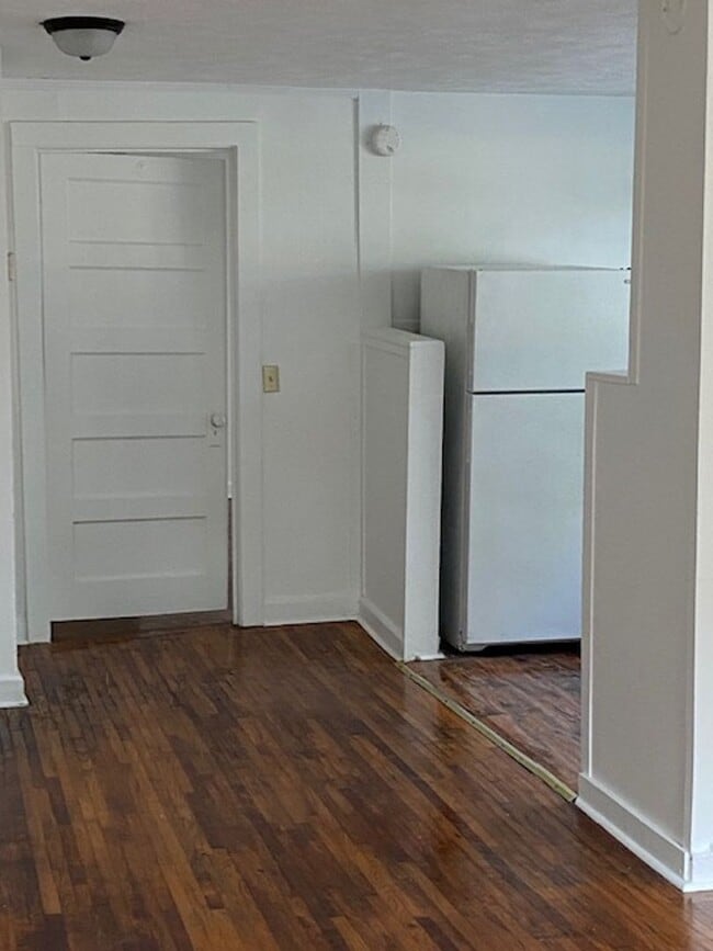 Foto del edificio - Renovated 1 Bedroom 1 Bath Unit for Rent!
