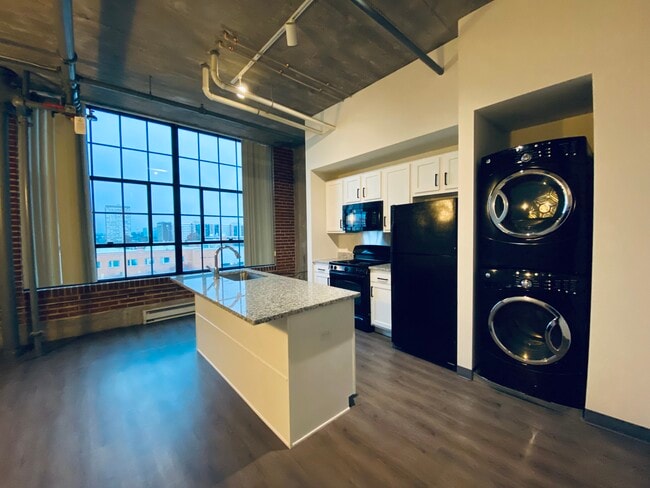 Building Photo - PW Shoe Lofts