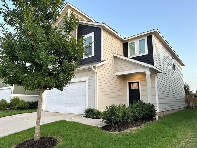 Building Photo - 12105 Cimaizon Dr